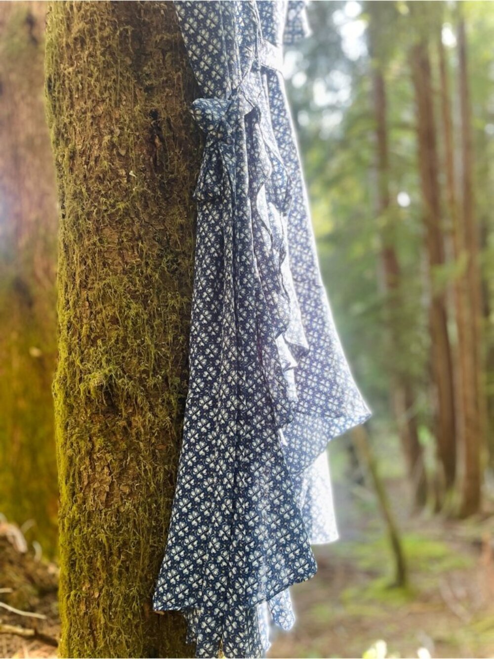 MAX STUDIO | 1X | 52β Heart Floral Printed Ruffled Airy Gauze Coastal Wrap Dress - Picture 4 of 12